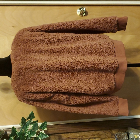 A.New DAY Sherpa like pullover top brown/mauve a size X new with tags. - Picture 2 of 5